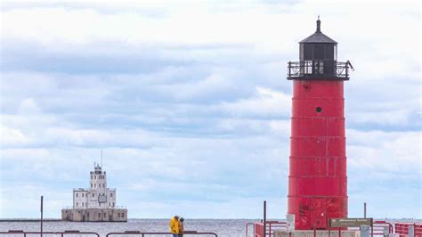 Lake Michigan Lighthouses: Unveiling Historic Beacons