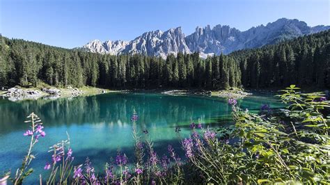 Karersee am Fuße des Latemar Südtirol