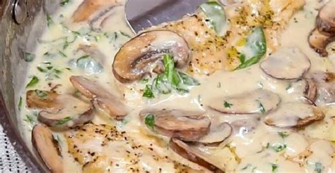 Poulet Aux Champignons Avec Une Sauce Cr Meuse Lail Et Au Parmesan