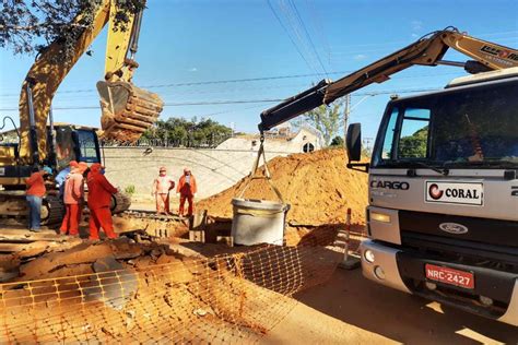 Cagece realiza obra de esgotamento sanitário em Juazeiro do Norte