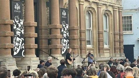 Ed Sheeran Ipswich Gig Thousands Watch Surprise Performance On Steps