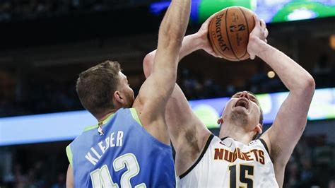 Nikola Jokic Leads Denver Nuggets Past Dallas Mavericks