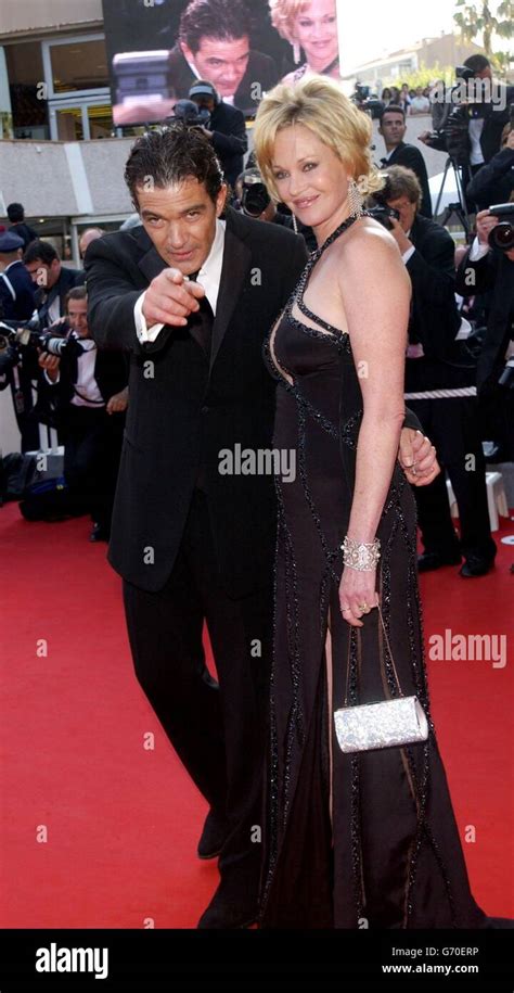 Antonio Banderas premiere of Shrek 2 Cannes Stock Photo: 107576442 - Alamy