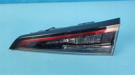 Suzuki Swace R Lampa W Klap Prawy Ty Led Kombi Suzuki Swace R