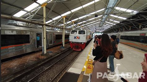 Ribuan Penumpang Padati Stasiun Bandung Pada Libur Hari Raya Nyepi