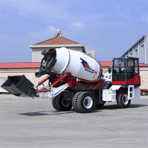 High Efficiency Self Propelled Mobile Concrete Mixer 4 Cubic Meter Per