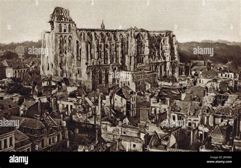 St Quentin Gothic cathedral ruins, 1918 Stock Photo - Alamy