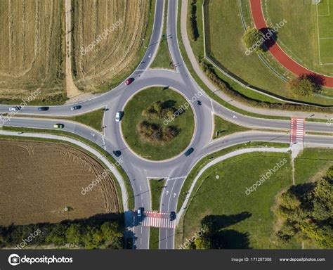 Aerial view of a roundabout and vehicle circulation Stock Photo by ...