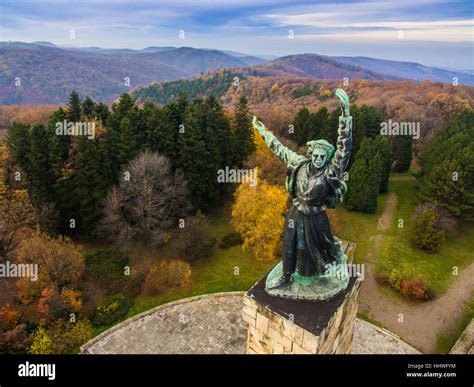 Fruska gora spomenik Banque de photographies et dimages à haute