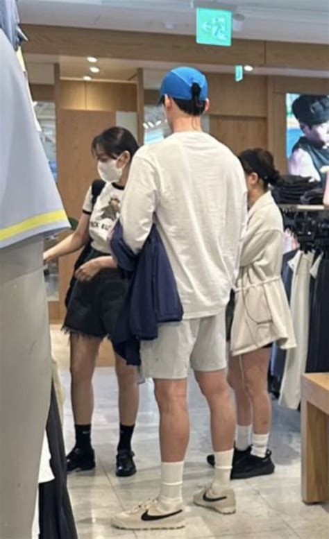 Sbs Star Year Couple Kim Woo Bin Spotted On His Phone While