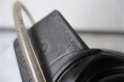 VW BEETLE 5C ПОВДИГАЩ КЛАПАК ЗА ПЪЛНЕНЕ НА ГОРИВО L041 LO41 - КРИК.БГ