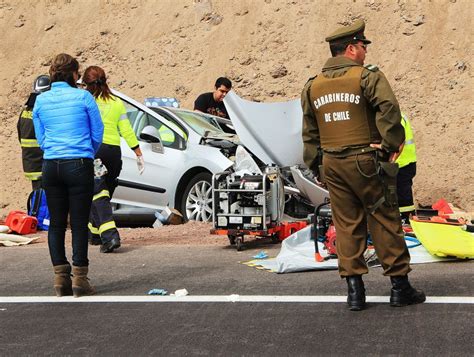 Un Choque Frontal Entre Una Camioneta Y Un Auto Dejó Cuatro Heridos En