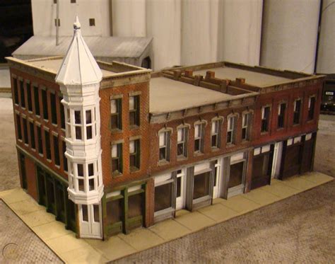 Ho Scale Building Walthers Merchants Row Ii Built Up Painted Weathered