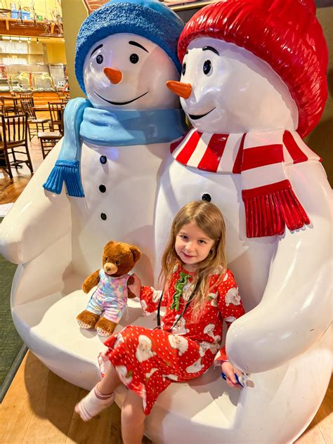 Must Know Tips For Attending Snowland At Great Wolf Lodge