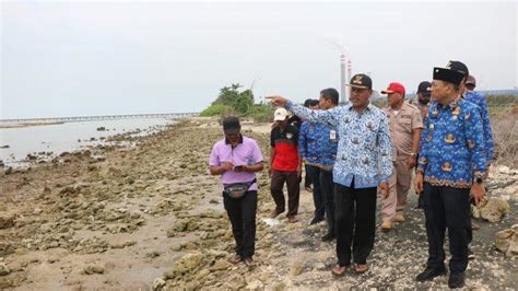 Tanggul Darurat Dibangun Di Pantai Bondo Jepara Cegah Abrasi Tribun