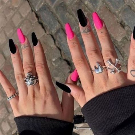 10 Diseños De Uñas Rosas Con Negro Para Las Que Tienen Un Lado Cursi