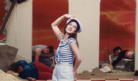 Watch Weyes Bloods Demented Its Not Just Me Its Everybody Video