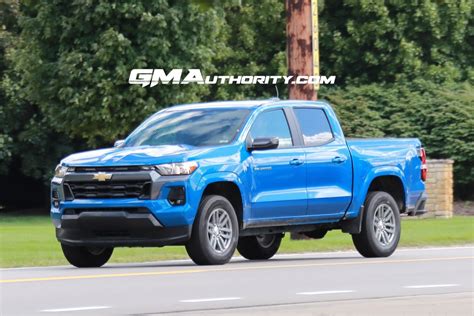 2023 Chevy Colorado LT With Standard 17 Inch Wheels Live Photo Gallery