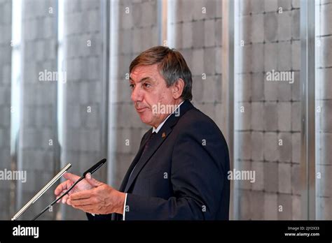 El Presidente Del Ministro Flamenco Jan Jambon Hizo Una Foto Durante