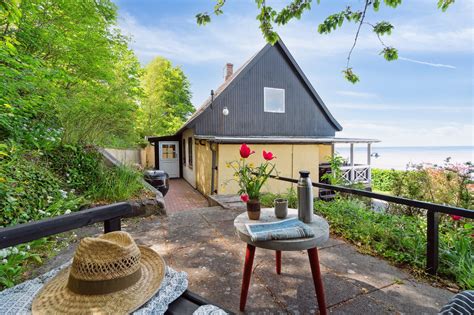 Sommerhus I Bornholm Nord Midt Bornholm Sol Og Strand