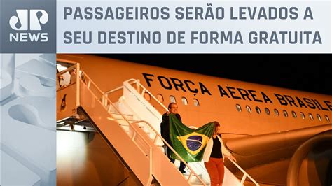 Avião brasileiros vindos de Israel chega no Rio de Janeiro