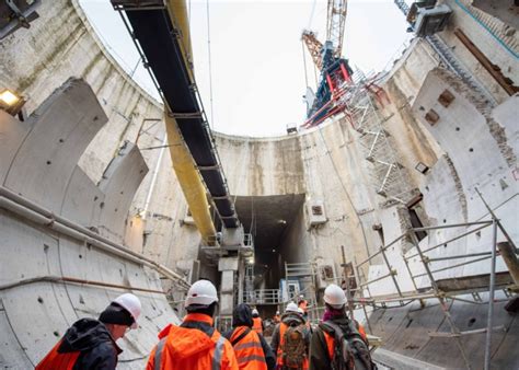 Budowa tunelu średnicowego w Łodzi Tarcza TBM Faustyna przebiła się do