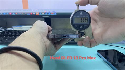 The Thickness Difference Between OLED And INCELL Of IPhone 13 Pro Max