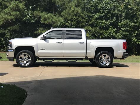 Pics Of Leveling Kits With Stock Wheels Page 16 2014 2019 Silverado And Sierra Gm