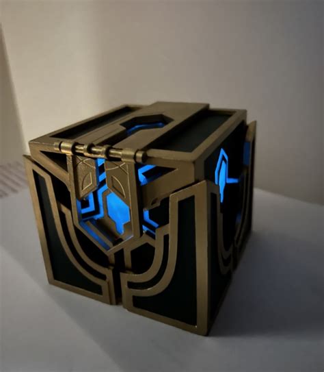 League players proposed with a real-life Hextech Chest - Not A Gamer