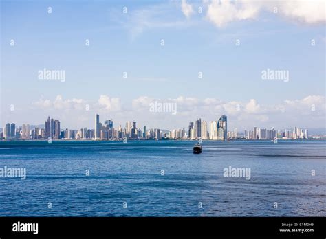 Panama city skyline panama hi-res stock photography and images - Alamy