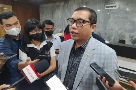 Kata Ppp Soal Partai Yang Berseberangan Dengan Jokowi Riau24 Com