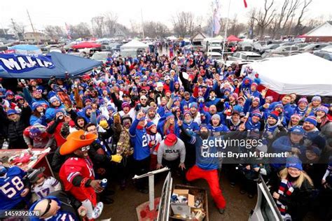 Buffalo Bills Fans Photos and Premium High Res Pictures - Getty Images