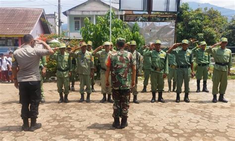 Pembinaan Dan Pelatihan Linmas Desa Cikahuripan Dalam Rangka Pengaman