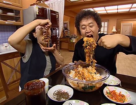 짤에 있는 은실 성님의 핀 먹다 시네마토그래피 웃긴 밈