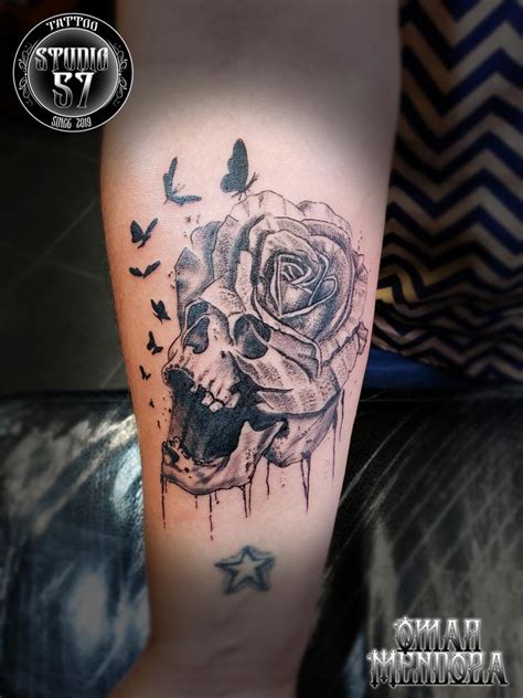 Tatuaje Del Artista Mexicano Omar Mendoza Cr Neo Y Rosa Tatuajes Y M S