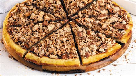 Pizza Pizza Has Debuted A Coffee Crisp Pie And We Have Opinions