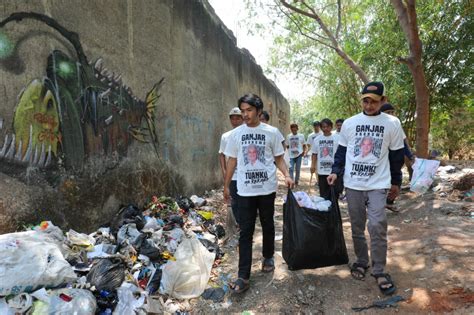 Terima Keluhan Masyarakat Pemuda Mahasiswa Ganjar Gelar Aksi Bakti