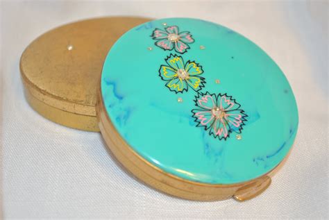 Two Vintage Powder Compacts Mid Century 1950s Bakelite Haute Juice