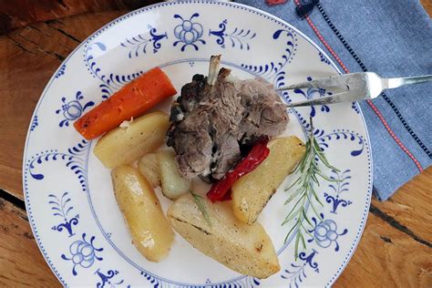 Croatian peka recipe: how to make the most delicious veal or lamb roast