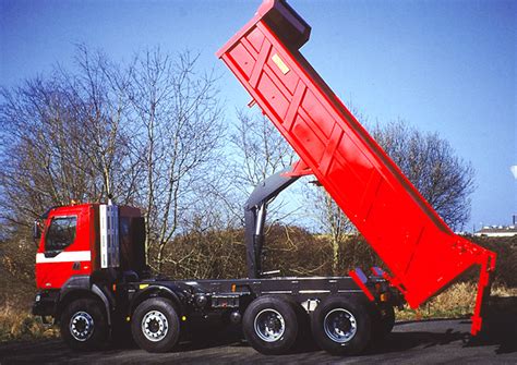 Camions Bennes Entrepreneur Avec Porte Arriere Universelle Sur Chassis 8x4