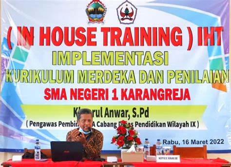 In House Training Iht Sma Negeri Karangreja Dalam Rangka Menyambut