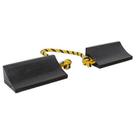 Rubber Wheel Chocks Heavy-Duty - Pair - Huttie