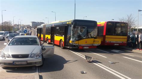 Zderzenie Z Autobusem Na G Rczewskiej Trzech Pasa Er W Trafi O Do