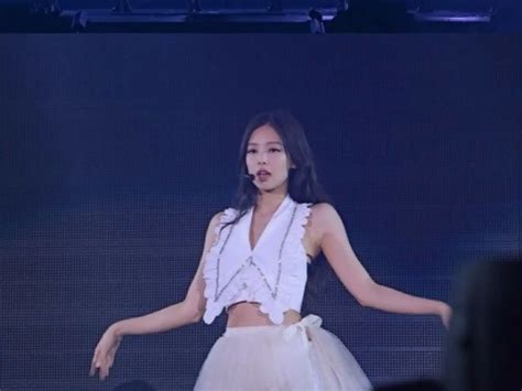 Blackpink Jennie Releases You Me Stage Mix Video Wowkorea