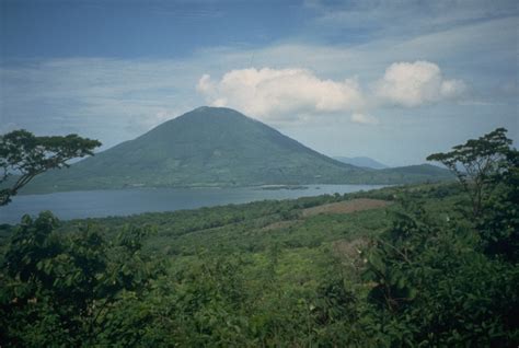 Global Volcanism Program | Isla del Tigre