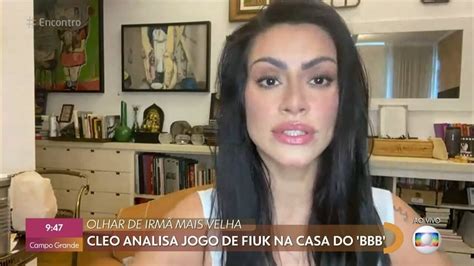 Cleo Critica Press O Pelo Romance De Fiuk E Tha S No Bbb Acho