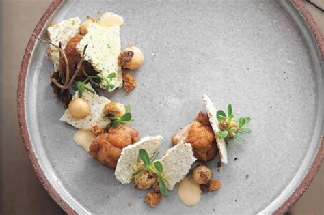 Pavé de veau champignons à la crème et crumble de noisettes