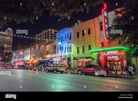 6th street austin nightlife hi-res stock photography and images - Alamy