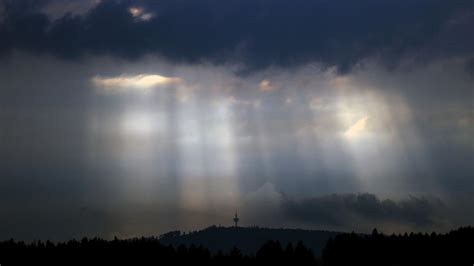 Wettervorhersage Mix Aus Wolken Und Regen In Rheinland Pfalz Und Im