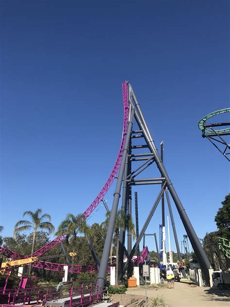 Dc Rivals Twisted First Drop Going Up Rrollercoasters